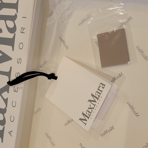 NWT MaxMara ITALY Leather Slipcover / Clutch